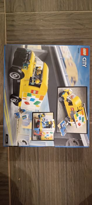 Lego City 60500 - The Lego Van