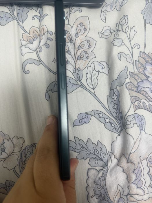 Продам Vivo y04 128 гб