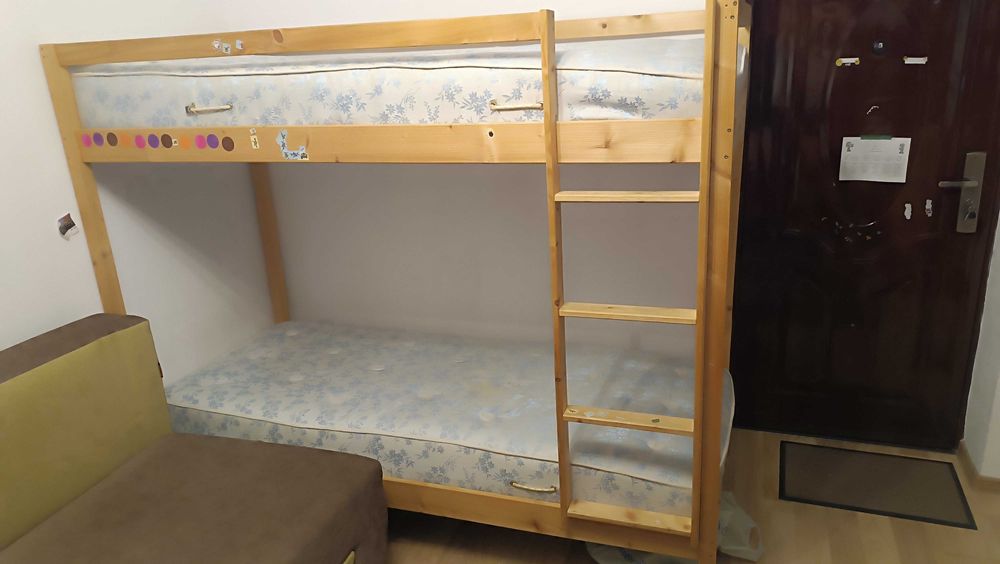 Vând pat supraetajat