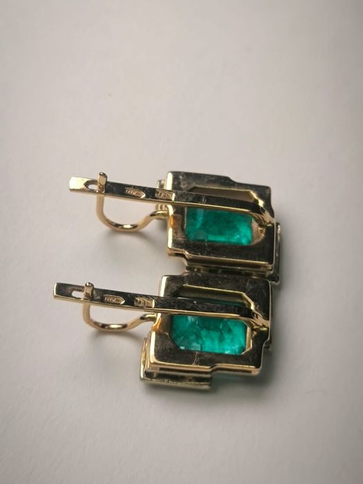 Продам золотые серьги 585 пробы.