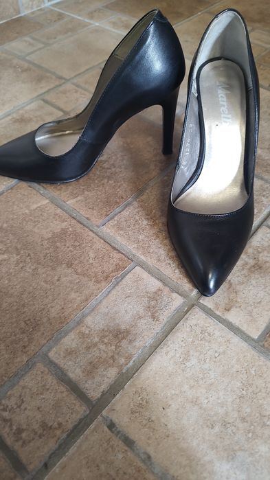 Pantofi stiletto impecabili