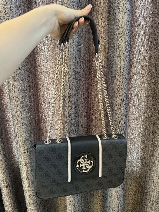 Чанта на Guess , черна