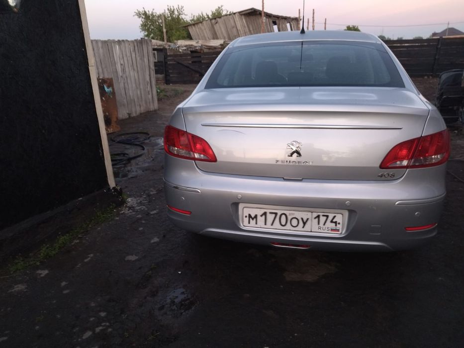 Пежо четыреста восемь