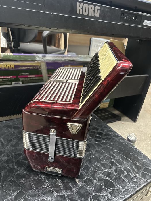 Acordeon Hohner Verdi 2 cu 80 basi Vergea lunga