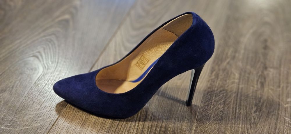 Дамски обувки Gabina от велур на ток - 39 номер