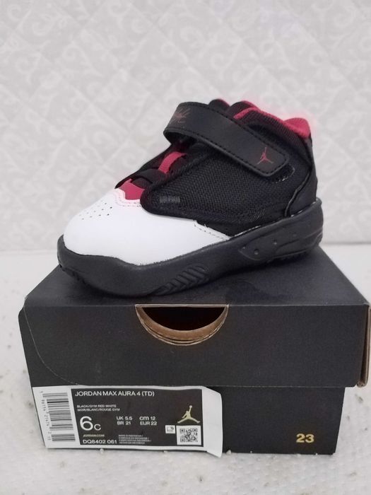 Jordan Max Aura 4 bebelusi NOU marimea 22 rosu cu negru