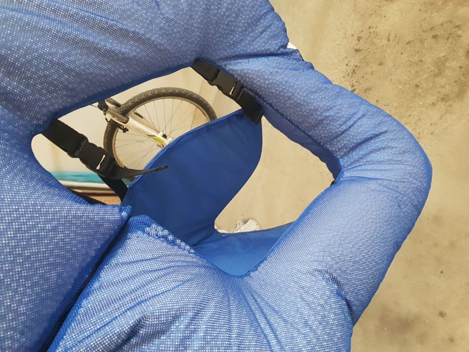 Уред за плуване за дечица със специални потребности