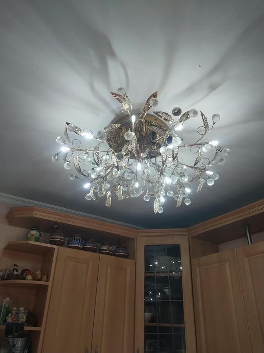 Люстры потолочные, 3шт