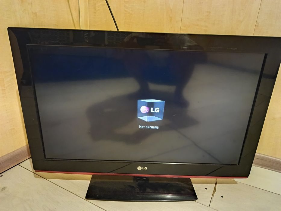 LG телевизор в хорошем состоянии