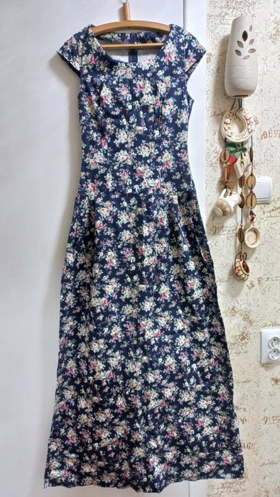 Продам женские платья.