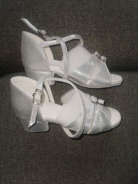 Детски обувки за спортни танци