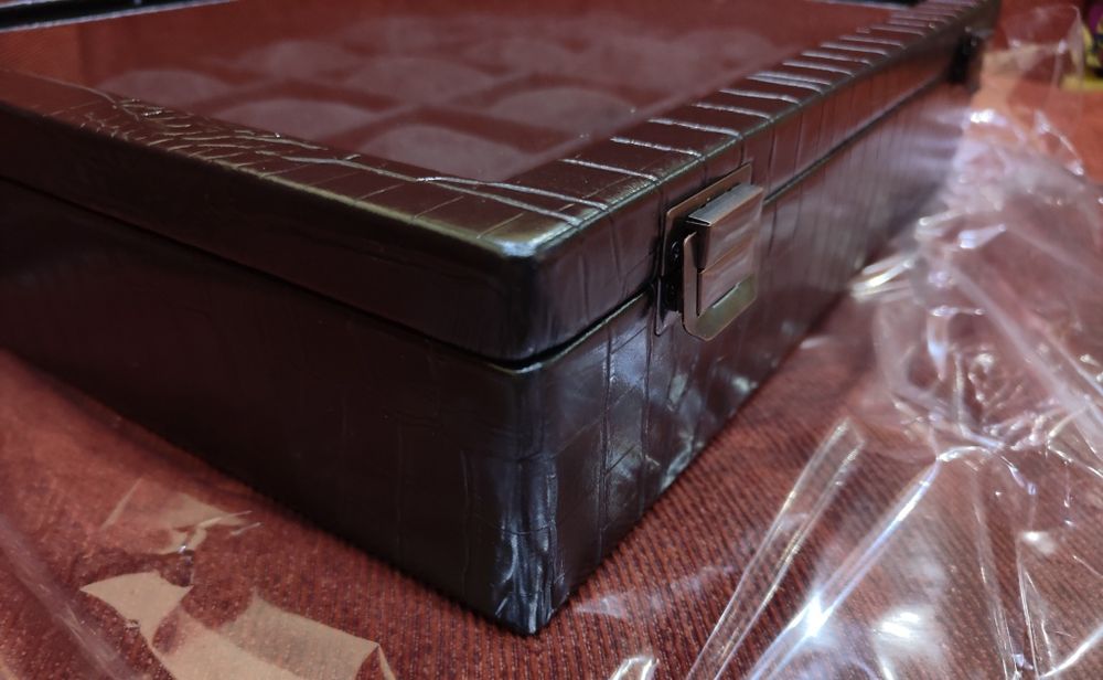 Нова Кутия Органайзер за Часовници (20броя)