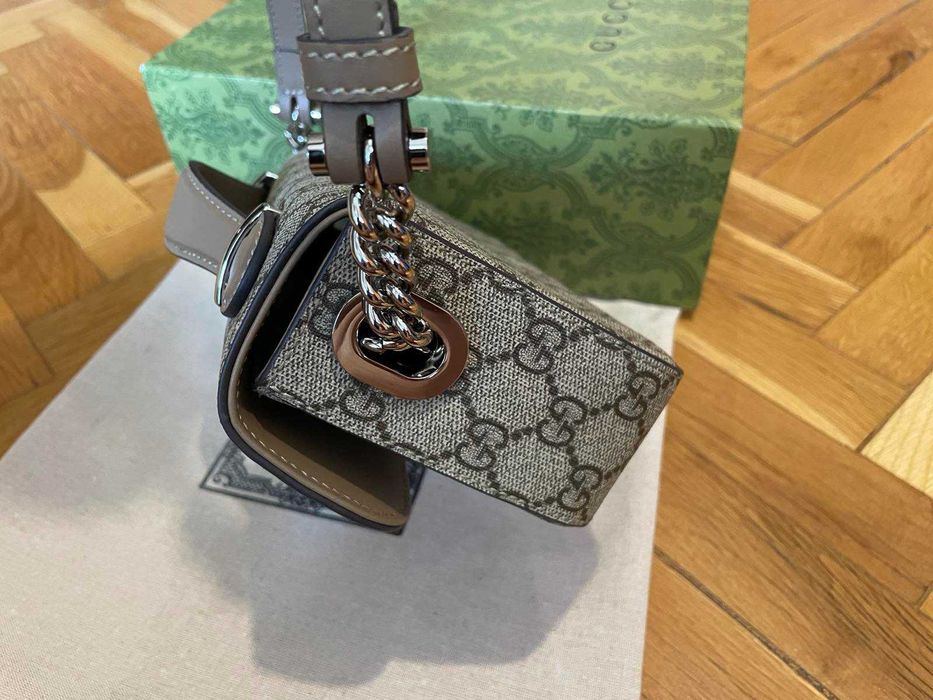 Дамска Малка Чанта Gucci Гучи Petite Щампован Canvas Сребърно GG лого