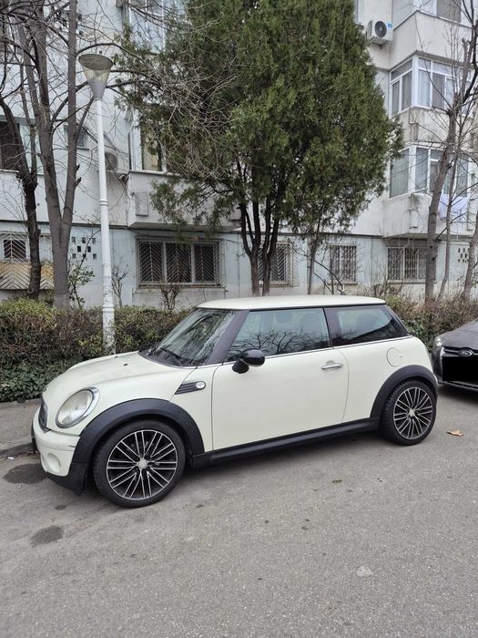Vând Mini Cooper 1.4 Benzina