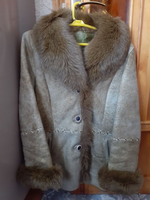 Yaxsh xolatdagi palto sotiladi