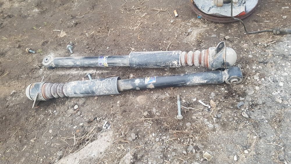 Задни амортисьори прожини за ауди а3