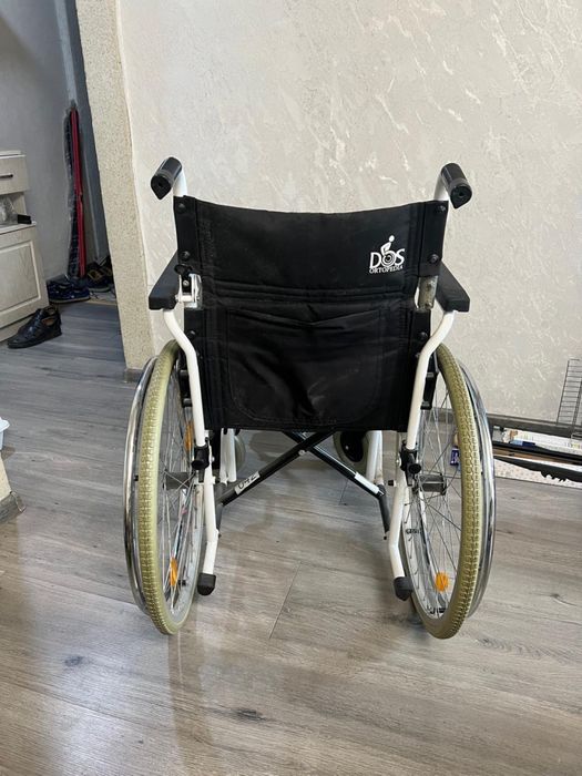 Продаю инвалидную коляску б/у
