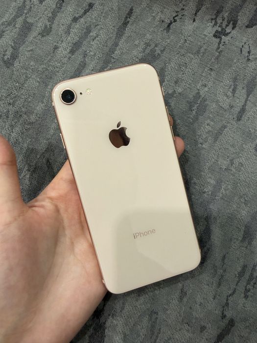 Продам Айфон 8 64гб gold/Iphone 8