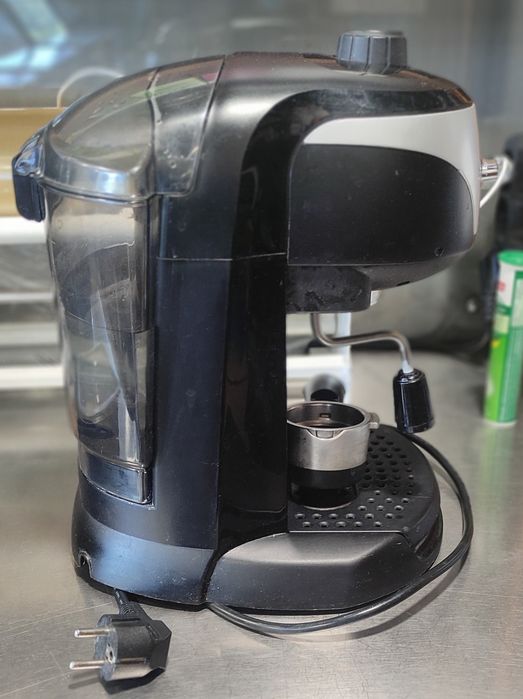 ЕСПРЕСО КАФЕМАШИНА DELONGHI работеща(може коментар по цената)