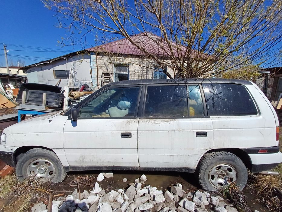 Продам mazda mpv