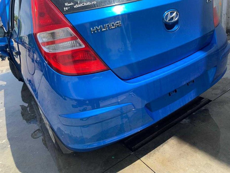 dezmembrez hyundai i30 cod motor G4LA/usa fata i30/usaspate i30/far
