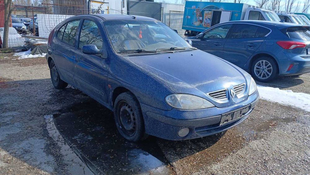 Dezmembrez Renault Megane 1 - 1.6 Benzina DIN 2001 - K4M-A7