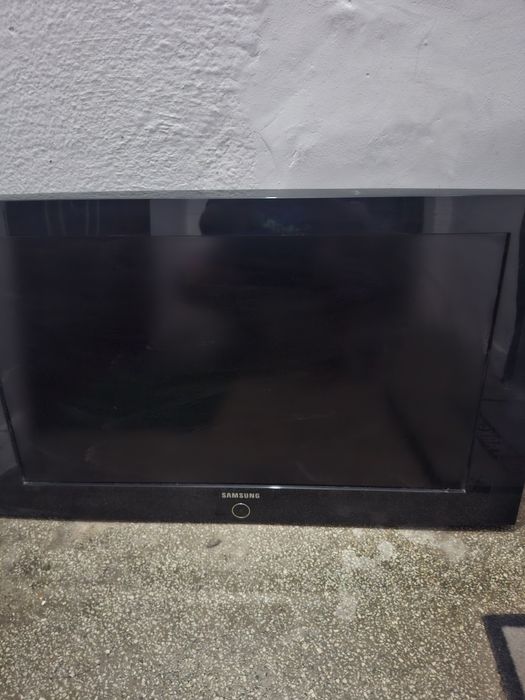 Vind televizor samsung pentru piese