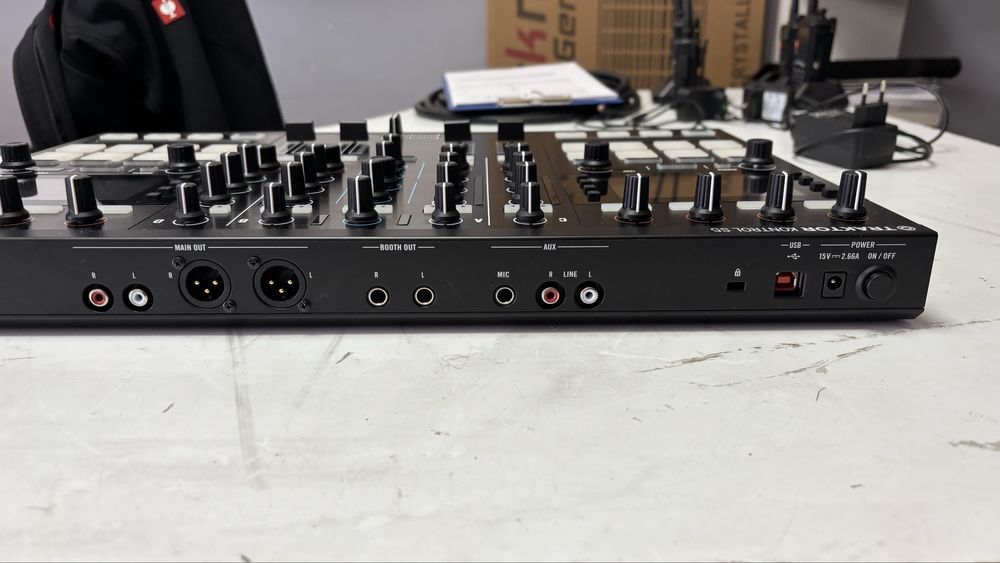 Consola DJ Traktor KONTROL S5