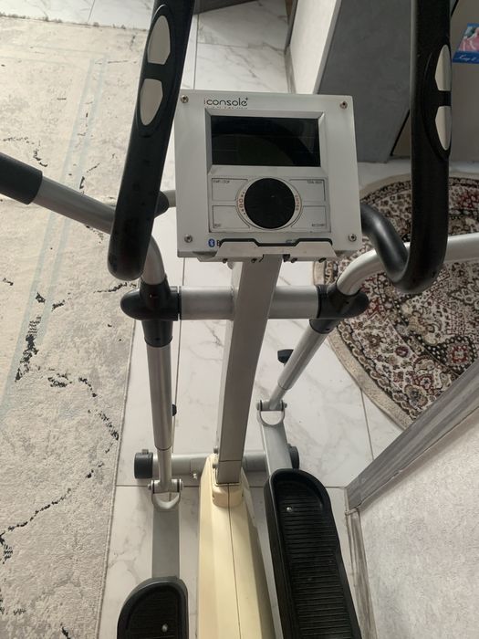 Продам эллиптический тренажер