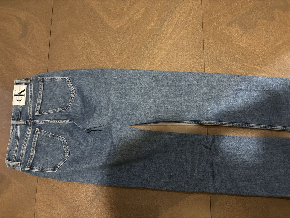 Оригинални дънки calvin klein с висока талия