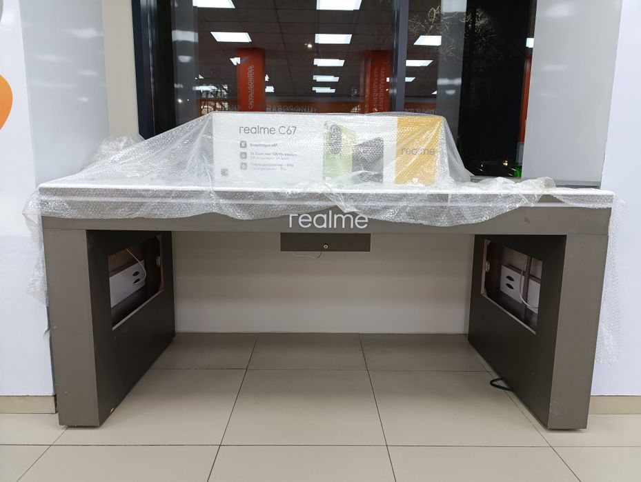 Стол бренд зона Realmi