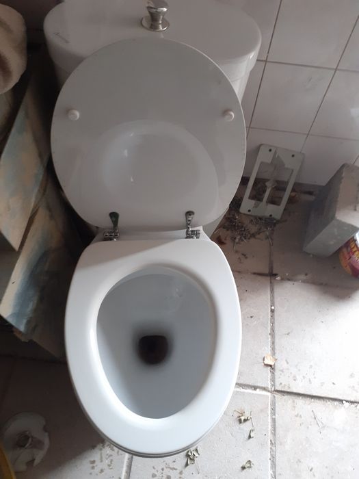 Продам унитаз в отличном состоянии б/у