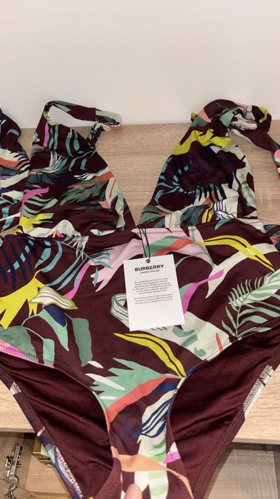 Costum de baie Burberry tropical fantasy nou