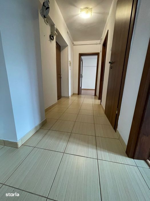 Capitol spitalul mare ,ultra central ,stradal decomandat!