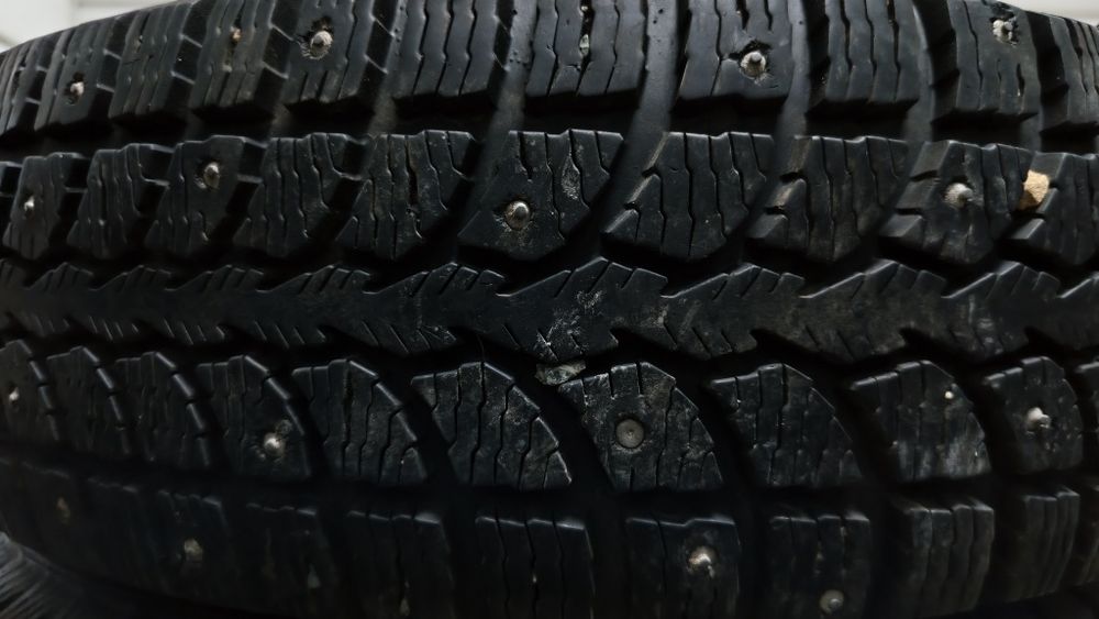 Продам зимние шины 175/70/R13