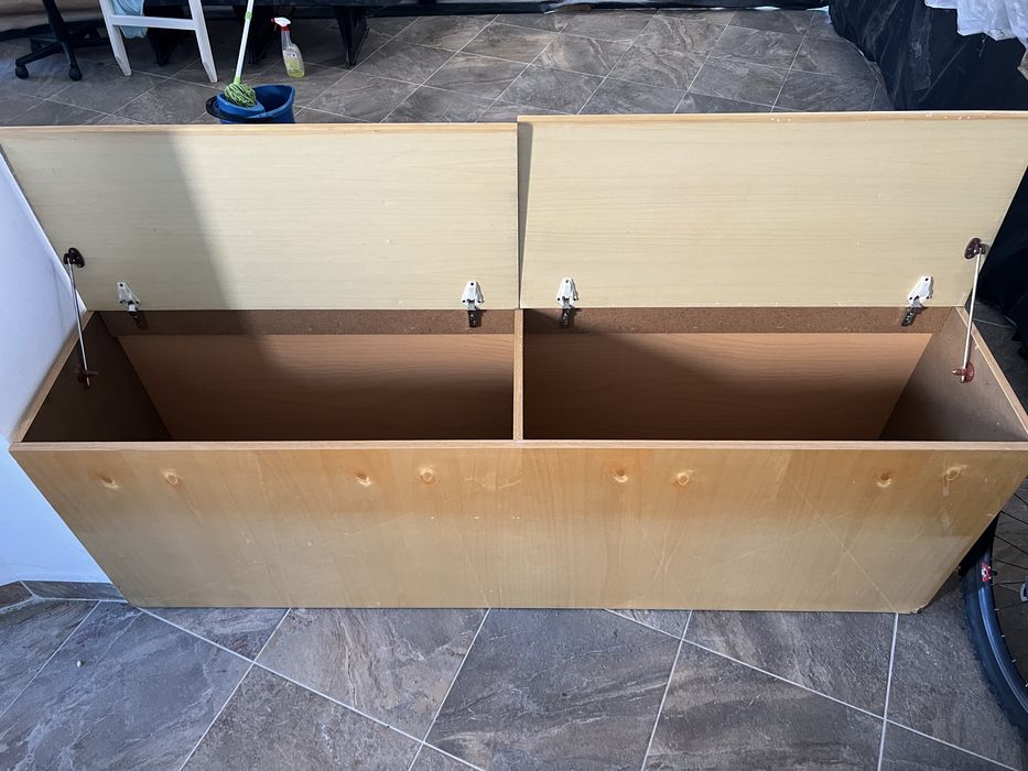 Спалня с гардероб