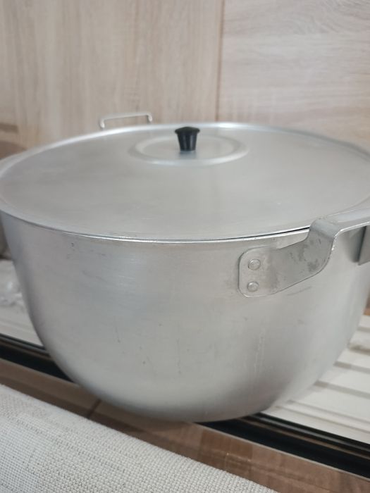 Продается кострюля большая
