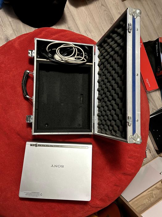 Videoproiector SONY VPL-CX125 + Servietă Aluminiu rigidă