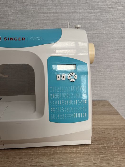 Продается швейная машинка Singer
