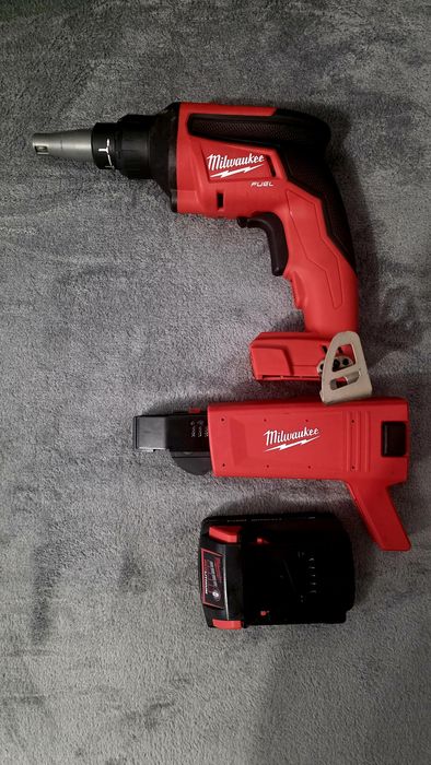 Vând autofiletanta rigips Milwaukee M18 FSG NOUA!