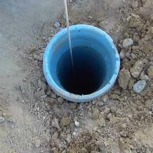 Fantanar curat adancesc și execut fantani