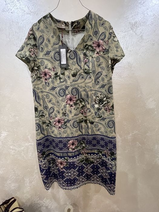 Дамски рокли - различни модели; нови с етикет