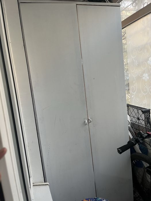 Шкаф для одежды и обуви белого цвета