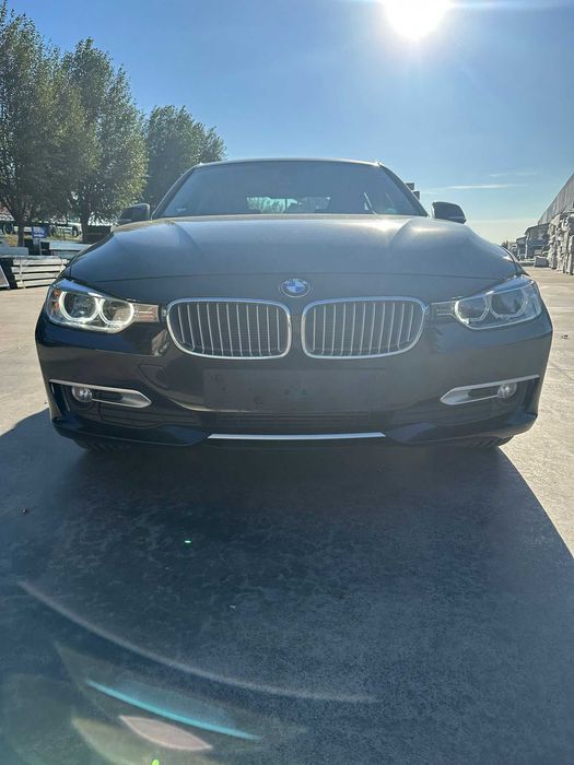 Dezmembrez piese BMW F30 F31 2.0 d 3.0 d  320d 318d 330d