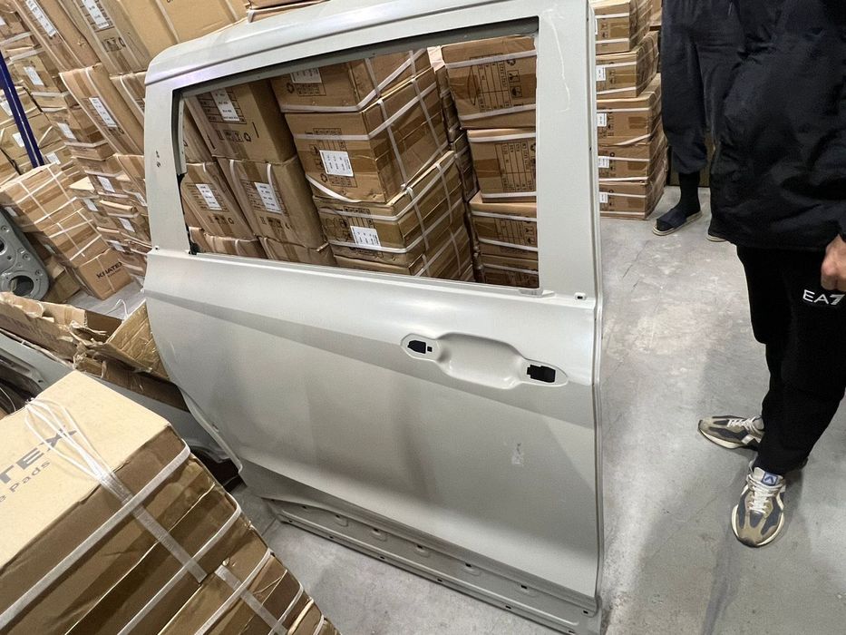 Hyundai Custin двери