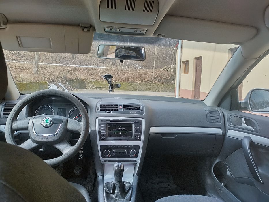 Vând Skoda Octavia Sedan 2 facelift 1.6 diesel economic