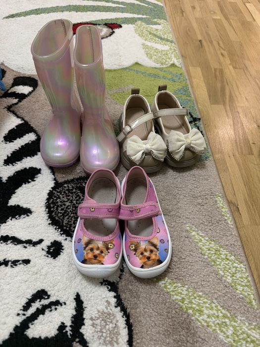 Лот обувки за момиче