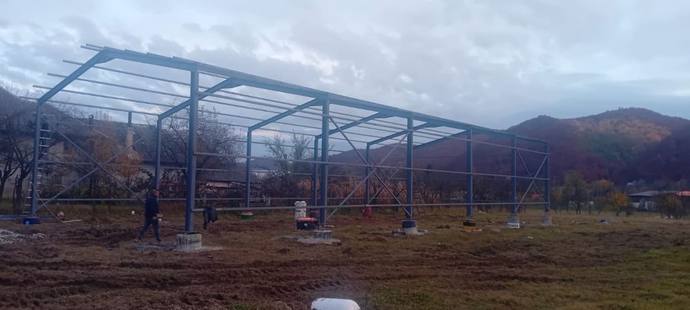 Vand hale metalice mici si mari industriale