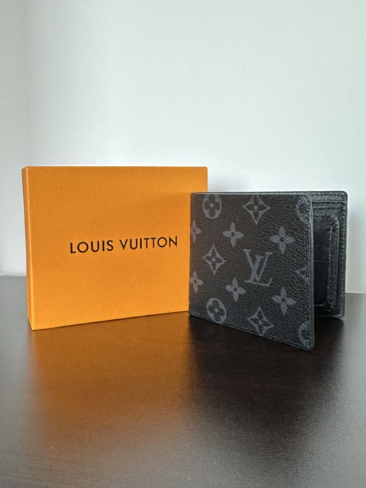 Чисто нов LV портфейл