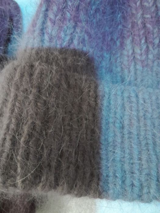 Продам Шапки разные